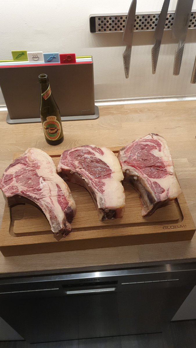 OvergaardCasper's tweet image. 1650 kroners kød, til de gode drenge 🟡🔵