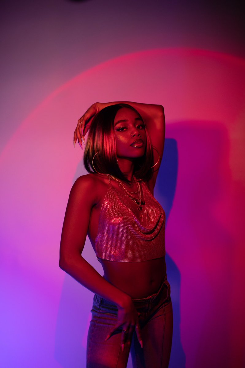 SYNEMAofficial's tweet photo. Happy NYE💓 https://t.co/o6dAKuyCfj