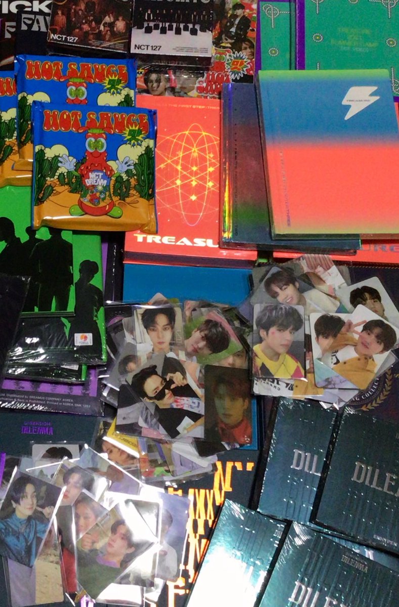 💗Happy New Year 2022💗นะคะ
ขอบคุณทุกคนมากๆเลยนะคะที่ให้การสนับสนุนมาโดยตลอด🥺เราเจอปัญหาเยอะมากเลย🥺เเต่กลับดีใจมากๆที่ได้เจอลูกค้าที่น่ารักเเละเข้าใจ🥺ขอบคุณจริงๆนะคะ🥺💗เราเลยมีของขวัญมาเเจกค่ะ>.<โดยการเเจกกล่องสุ่มจำนวน 22 กล่องให้กับฟลว.ของทางร้านนะคะ💗 รีได้เลยนะคะ🥰