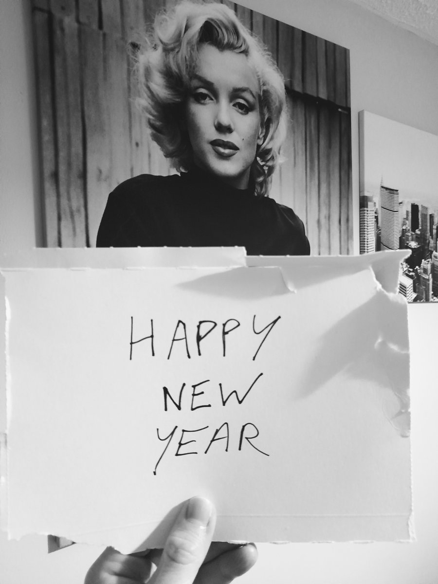 Happy New Year to you and yours. Glad for the release of What the Heart Wants in 2021 and new material is hopefully coming next year too. Raise those glasses to a brighter (again, hopefully) new year for all of us. #HappyNewYear  #NewYear2022 #whattheheartwants #chaincomplex