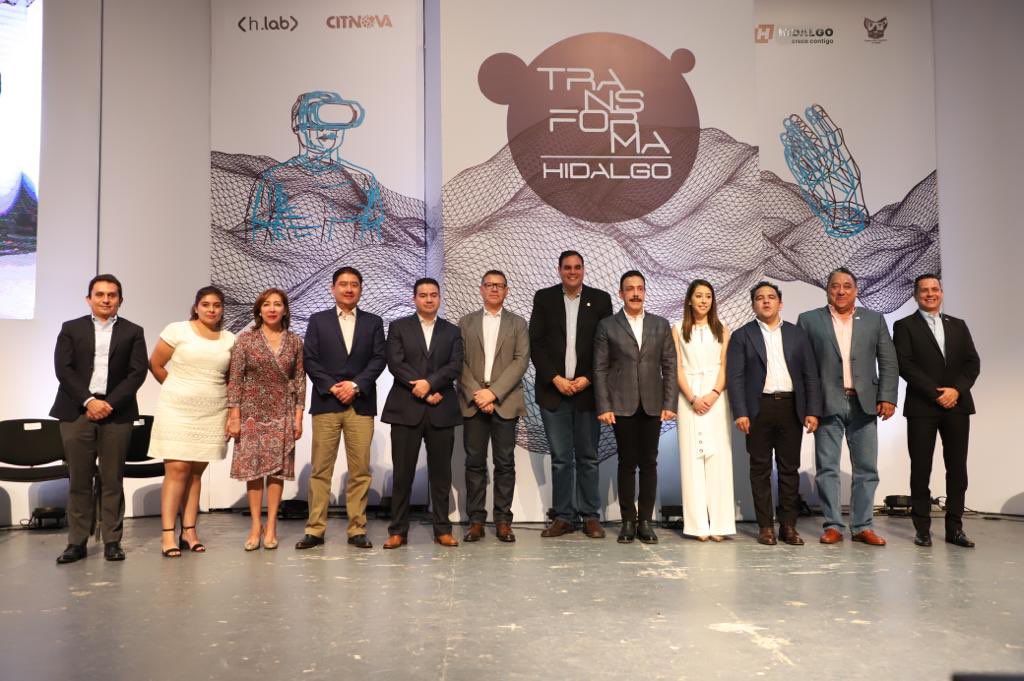 LamanCarranza's tweet photo. Hace más de dos años el @gobiernohidalgo estableció una alianza con @Harvard para formar a hidalguenses en metodologías y tecnologías para el desarrollo de proyectos. Este año iniciamos la 2ª etapa de #TransformaHidalgo y se entregaron 250 certificados. #Anuario2021 https://t.co/WOVJRoBvQN