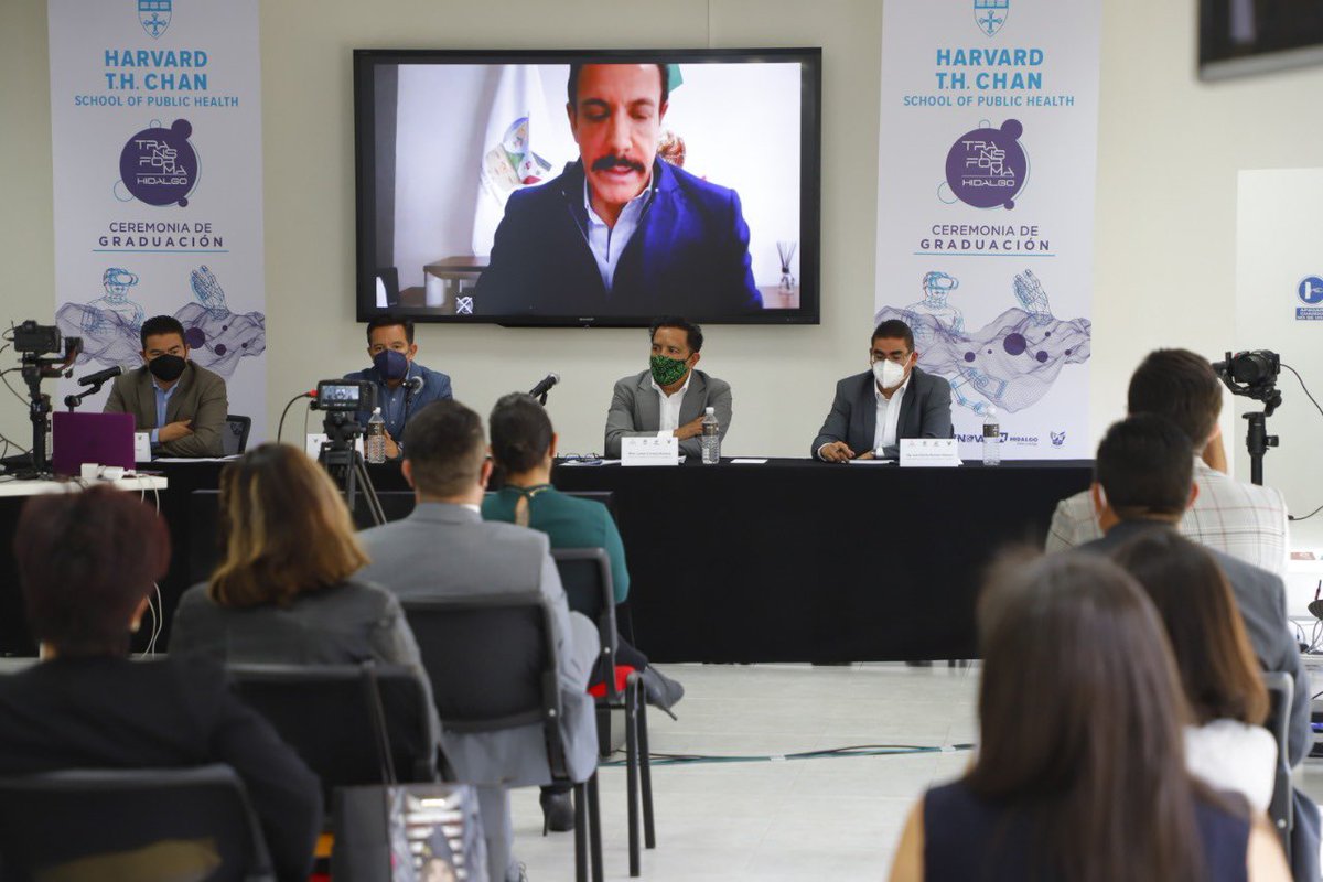 LamanCarranza's tweet photo. Hace más de dos años el @gobiernohidalgo estableció una alianza con @Harvard para formar a hidalguenses en metodologías y tecnologías para el desarrollo de proyectos. Este año iniciamos la 2ª etapa de #TransformaHidalgo y se entregaron 250 certificados. #Anuario2021 https://t.co/WOVJRoBvQN
