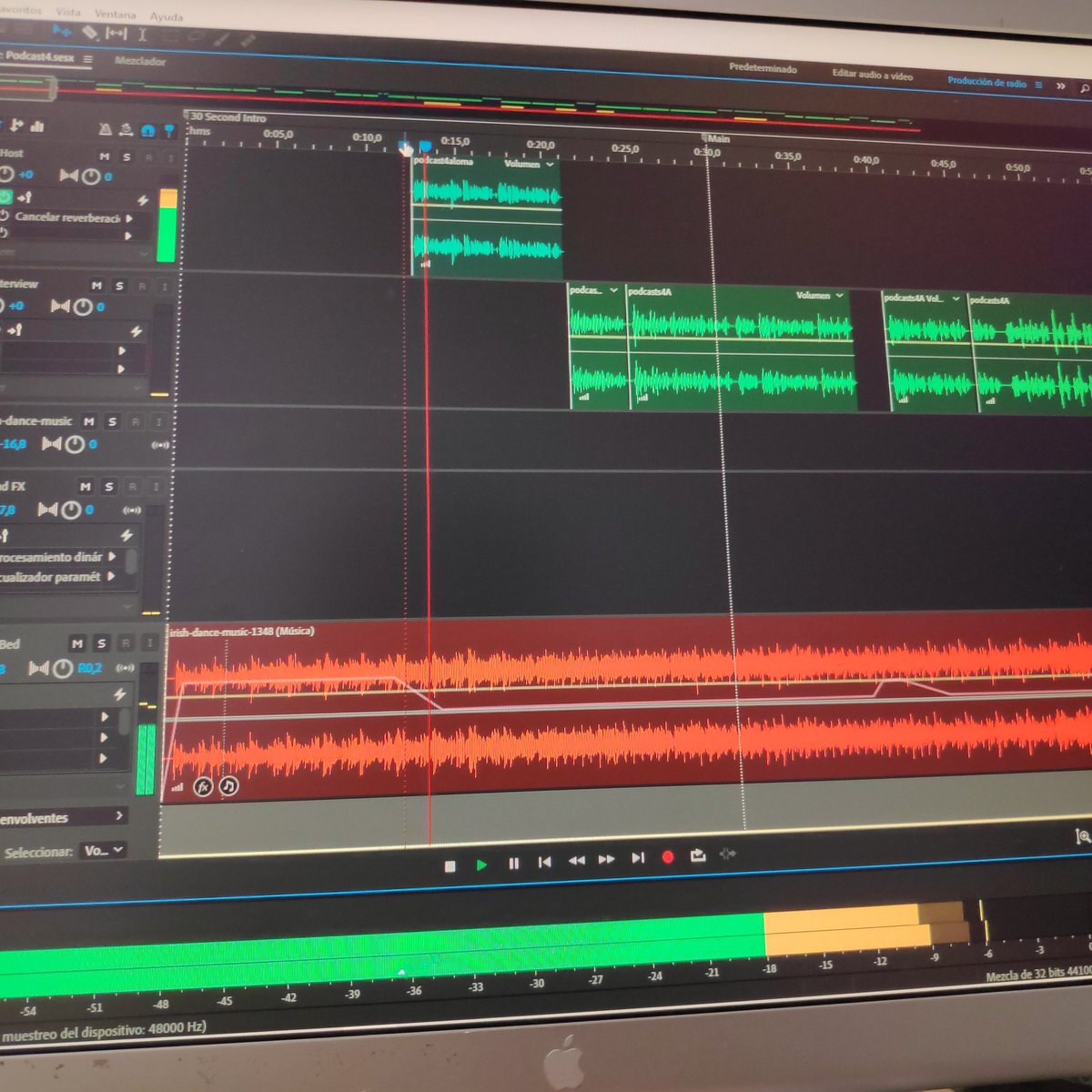 Terminamos el año explorando uno de los formatos de #comunicación con mayor proyección, la producción de #podcast . Ya éramos consumidores, pero desde el otro lado es muy divertido y esperamos traer cositas en #2022.
Feliz año nuevo!