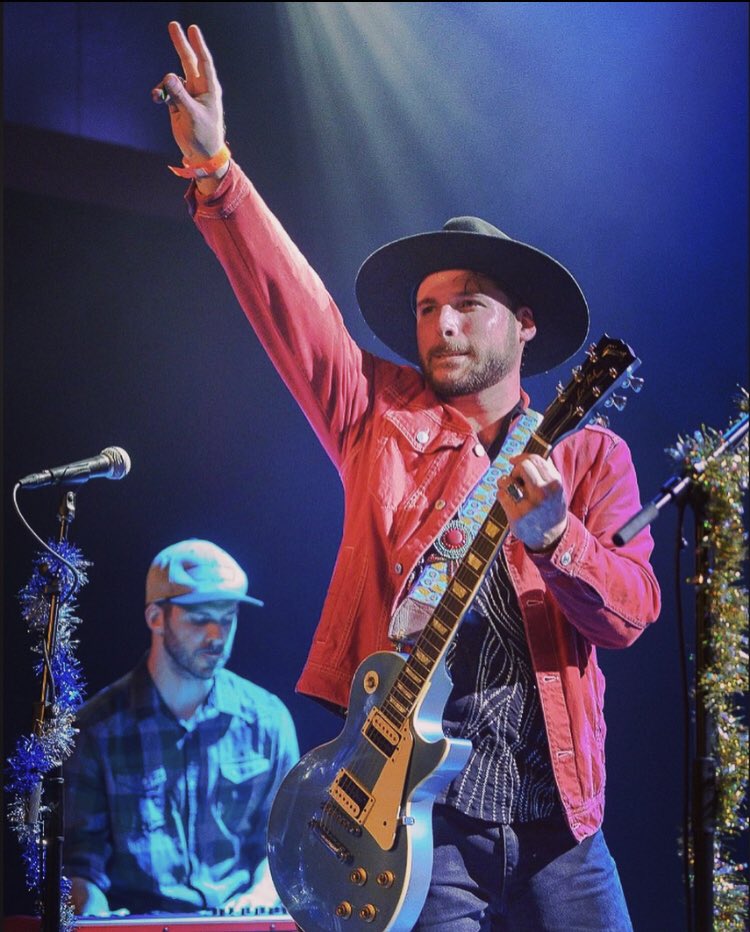 Peace, love, and rock n’ roll. Happy New Year everyone 🤘