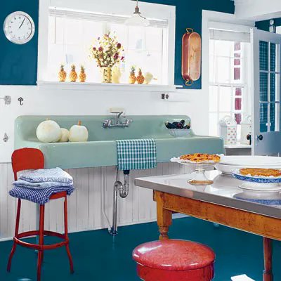 traceyserrell's tweet photo. If you're after more of a retro #kitchendesign, consider this #renovation.  https://t.co/IpzgVRWdf5 https://t.co/PvcskqgSbj