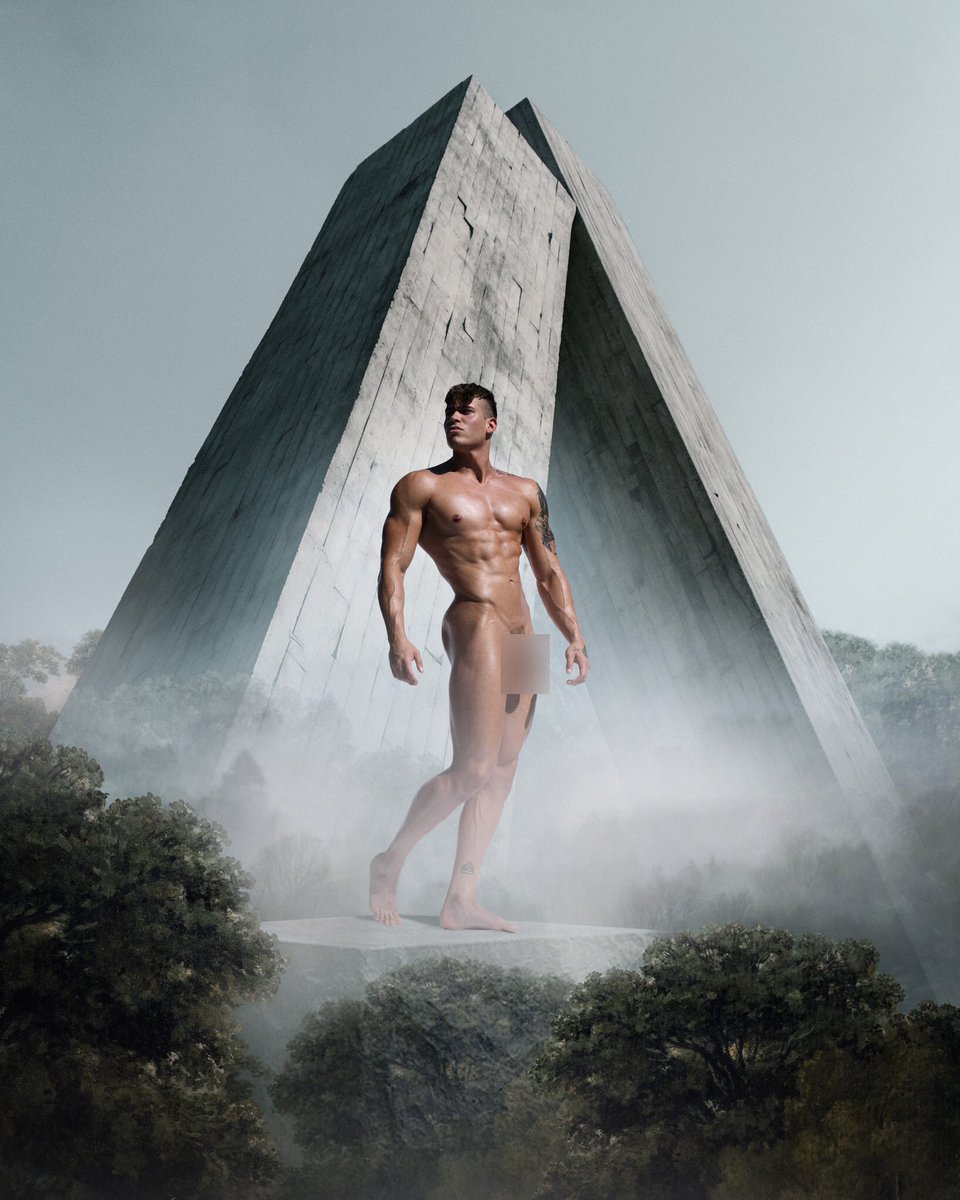 Happy new year guys, retweet and I'll pick one of you to receive uncensored version on 5th of January 👀
C O L O S S U S with BALI