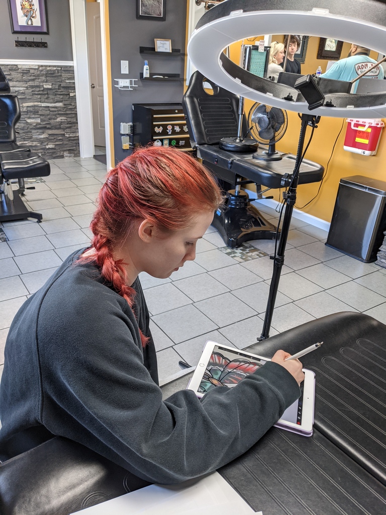 steelandInk's tweet photo. Rachel in her happy place!
She takes walk-ins Monaday's and then Wednesday - Saturday.
She is the REAL DEAL!
#stltattoo #stlpiercing #steelandinktattooSTL
#steelandinkpiercingSTL
#steelandinkstudio
#steelandinkturns13
#Thirteenin22
#getwhatyouget https://t.co/5C4UQ4IFaL