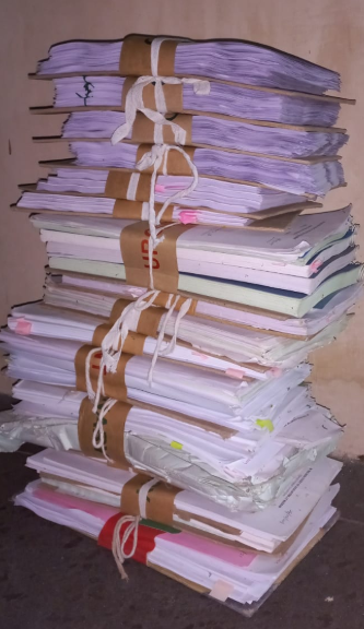 OurTemples's tweet photo. 6 new PILs + 17 cases listed on the 1st working day of 2022 (3rd).Mylapore Peacock, Srirangam Cows/Trustees/Elephants, Thirumagal dismissal, Muthiah&amp;Thirumagal FIR cases, Vellode Rasa Temple related cases. Well,no more VC.Physical hearing 😅 Bundles ready. 10kgs? No sweat! Phew! https://t.co/gUfGHmfGS0