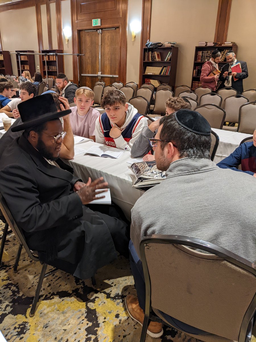 joshgraj's tweet image. Having @nissimblack give a concert at Yarchei Kallah was awesome. 

Having Nissim voluntarily take over a learning chaburah was absolutely epic.