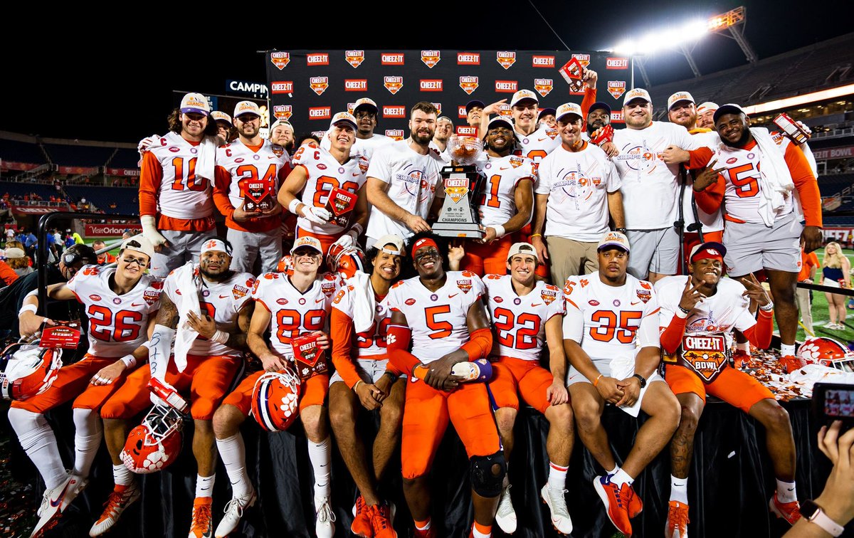 darienrencher's tweet photo. lots of love &amp; appreciation for this years team. we endured so much adversity, but we never folded when it would’ve been easy to. different year no doubt, but such a special year that I’ll cherish 4ever. proud of us &amp; love y’all Clemson Family. 

best is yet to come @ClemsonFB! https://t.co/Pc6qh0SqUG