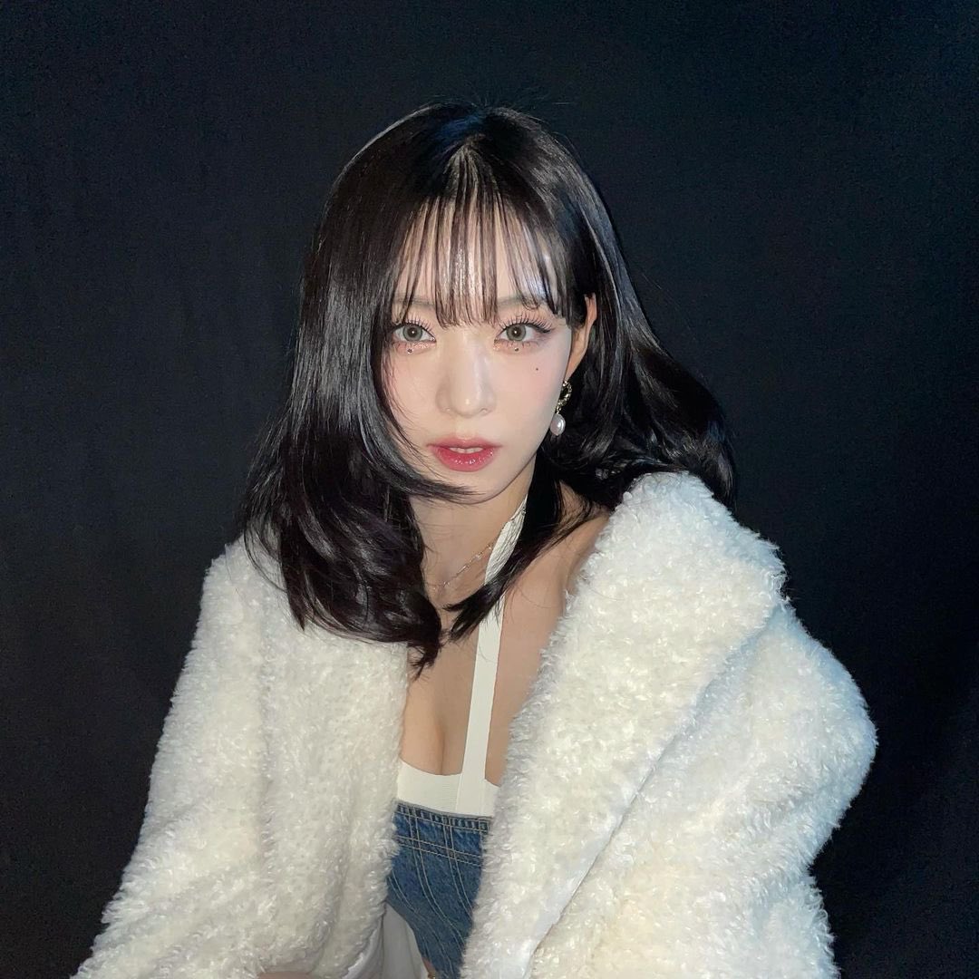 542CY's tweet photo. [𝗰.𝘆𝗼𝘂𝗻𝗴__𝟬𝟱𝟭𝟰]
올해의 마지막을 내 사람들과 또 나를 사랑해주는 사람들과 마무리할 수 있다는게 너무 소중하다 그리고 한명한명 다 고맙다고 너무 감사했다고 말하지 못해서 아쉽기도 했던 하루에요☺️ 2022년의 저도 잘 부탁해요☃️ https://t.co/5Si4vk3cFP