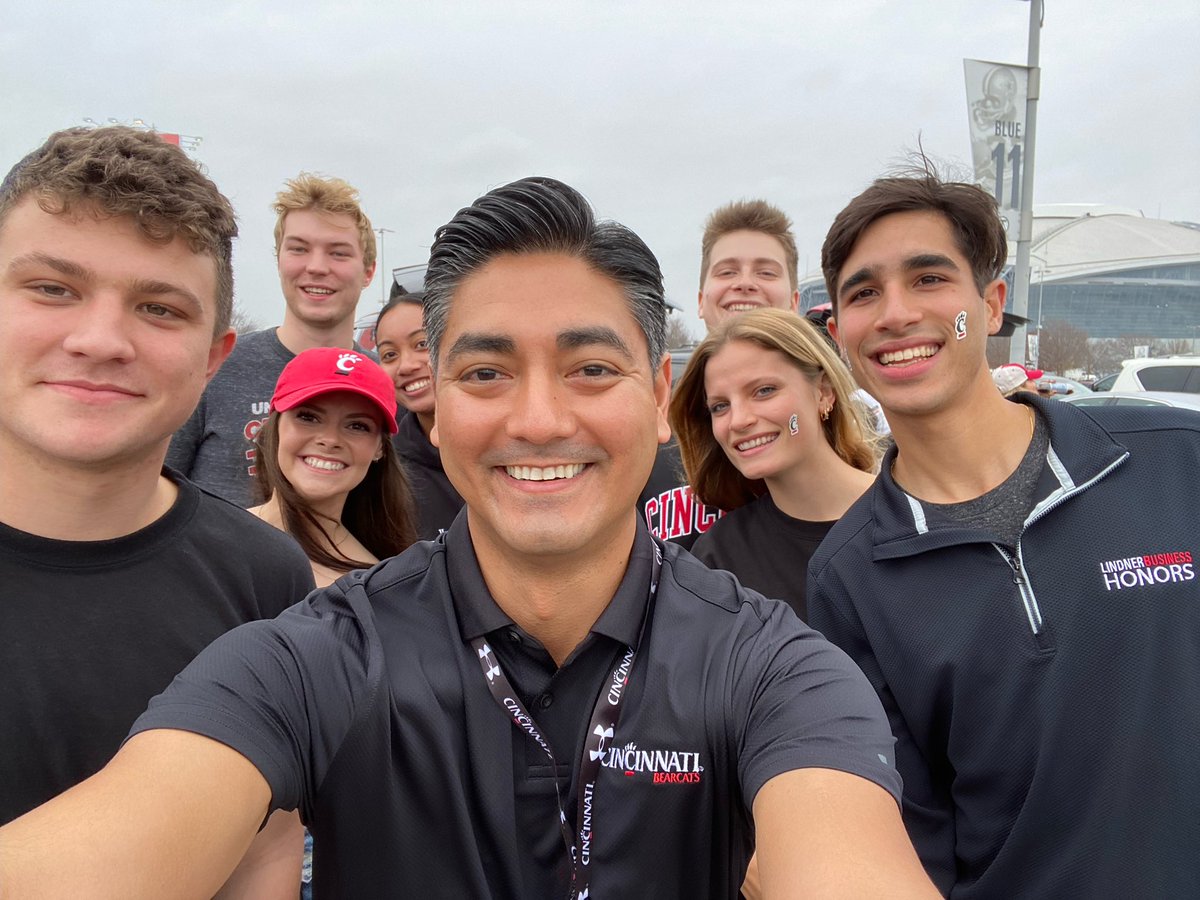AftabPureval's tweet photo. Bearcat Nation showed up to the #CottonBowl in full force! 

LET’S GO CINCY @GoBearcatsFB https://t.co/ImOBoKZKq5