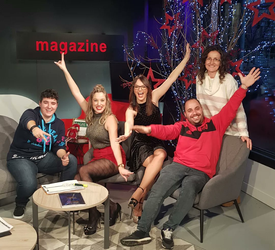 Aunque falta gente en la foto, todo el equipo del programa <a href="/8MagazineLeon/">8 MAGAZINE LEÓN</a> os desea FELIZ AÑO 2022!!! 🍇🥂🥳

💫 ¿Qué le pedís a este año nuevo? Escribe aquí tus DESEOS ⬇️⬇️

#leonesp @la8leon #felizaño2022 <a href="/La8Leon/">La8 LEÓN</a>