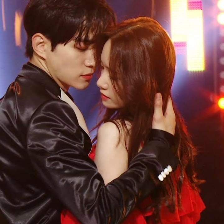 5ZE98's tweet photo. هووو وين المنتجين عنهم 👀🤔 !!!!!!!! 
اطالب بدراما تجمعهم حالا ب 2022💥🔥🔥💫♥️♥️♥️كوبل السنه يكونون 
#kdream  #SNSD https://t.co/sdtkruThh2
