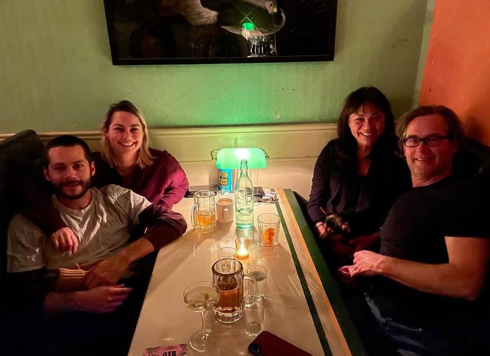 dailyobrienbr's tweet photo. A FAMÍLIA PERFEITA! Novas fotos do Dylan com a família neste ano. ❤ https://t.co/Vqh6o5fe04