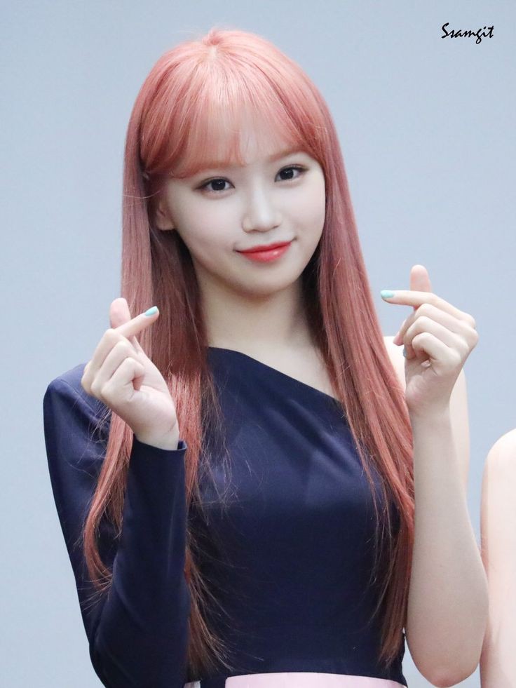 —Comparte en IG un par de fotos mientras se preparaba en casa para la celebración de año nuevo con su familia.—