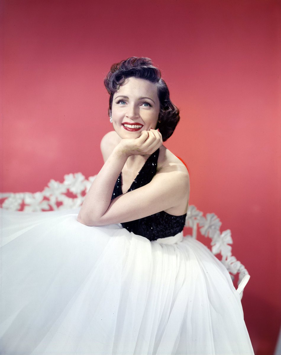 _slimarella_'s tweet photo. Rest In Power to our golden girl—Betty White. https://t.co/V5ioRVhzgN