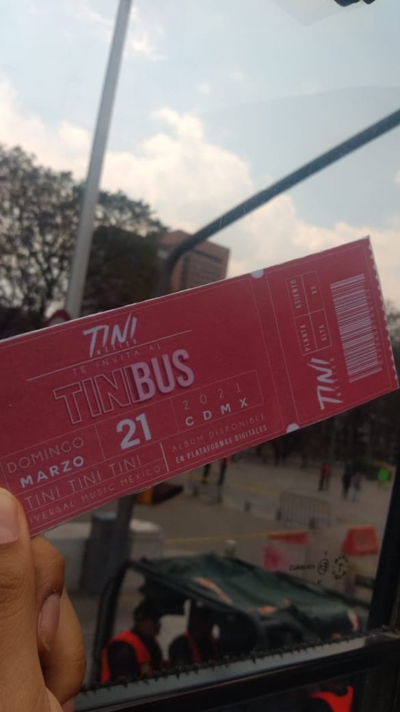 stoesselmexico's tweet photo. Empezamos recordando la fiesta de TINI en el #TiniBus por la CDMX donde cantamos sus canciones, le cantamos las mañanitas y comimos pastel❤️ 

¿Estuvieron ahí con nosotras? https://t.co/aEUgkG4Siz