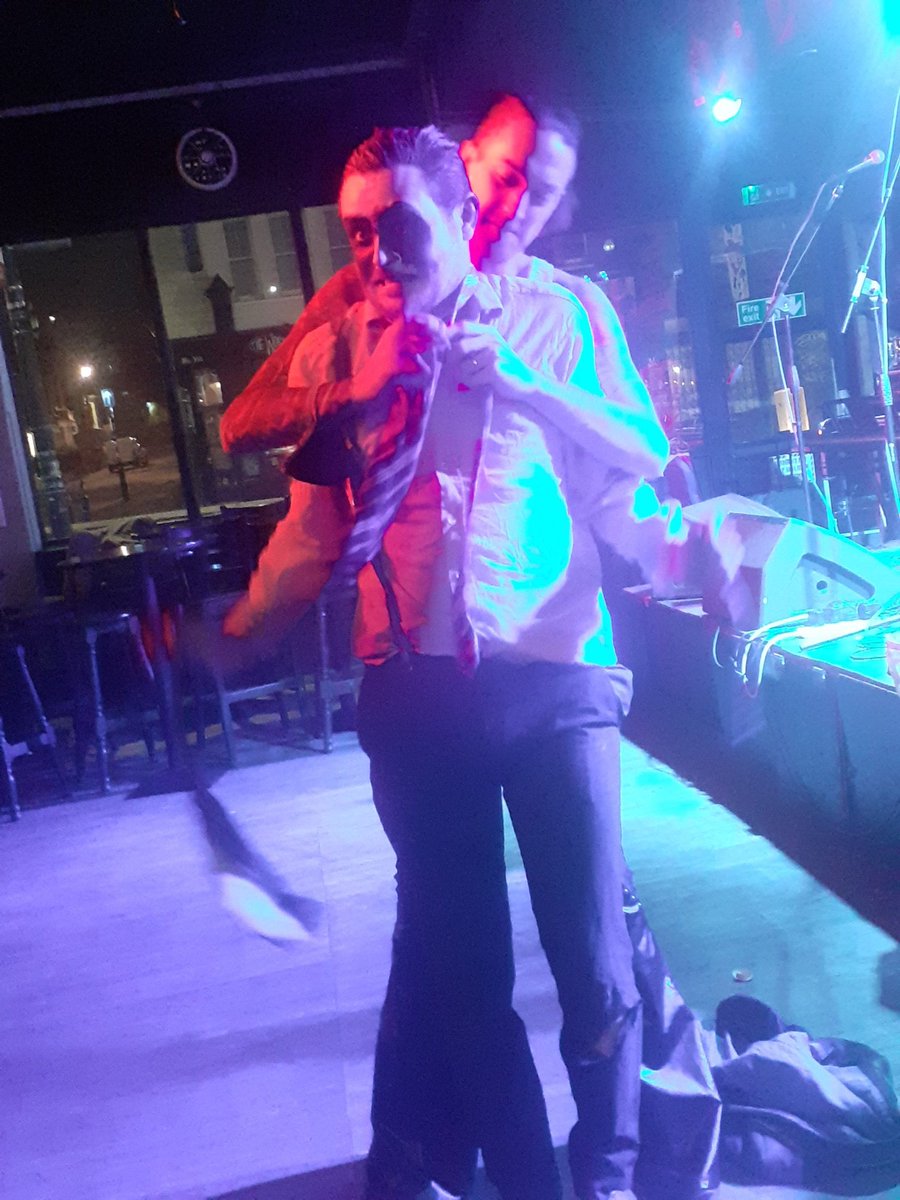 The inimitable <a href="/AwkTheClown/">Awk The Clown</a> getting the most wonderful looks from people passing by the street