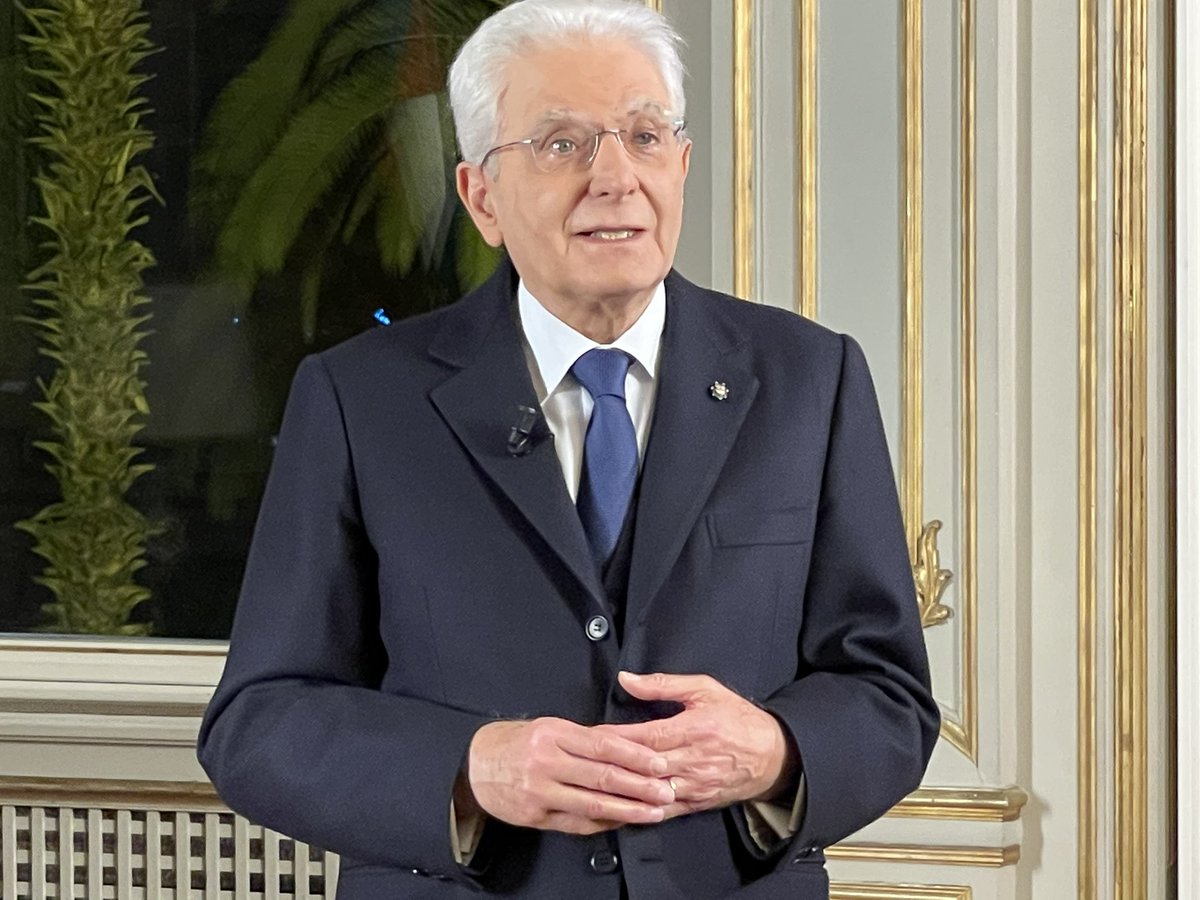 #Mattarella: ho sempre vissuto questo tradizionale appuntamento di fine anno con molto coinvolgimento e anche con un po’ di emozione.
Oggi questi sentimenti sono accresciuti dal fatto che, tra pochi giorni, come dispone la Costituzione, si concluderà il mio ruolo di Presidente