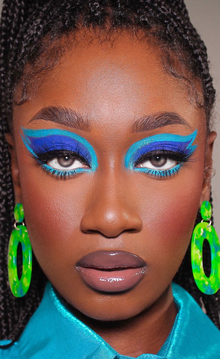 Biankablendz's tweet photo. Hi, my name is Bianka and I have a small lash business called @bewispyy ✨ a likkle like or retweet would be appreciated as it will help bring attention to my brand 🥺 thanks and have a happy New Year beeech 🗣 https://t.co/1q3tiJu57F