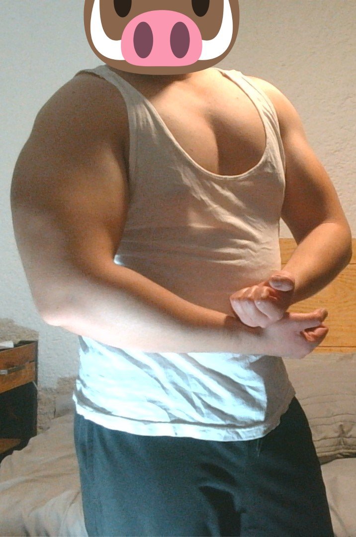 Mr_Oinks's tweet photo. me before/me now, felt like posting the change ๐
#gymmotivation #MrOinks #musclebear #bara #TenYearChallenge https://t.co/6jUU7M3oCt