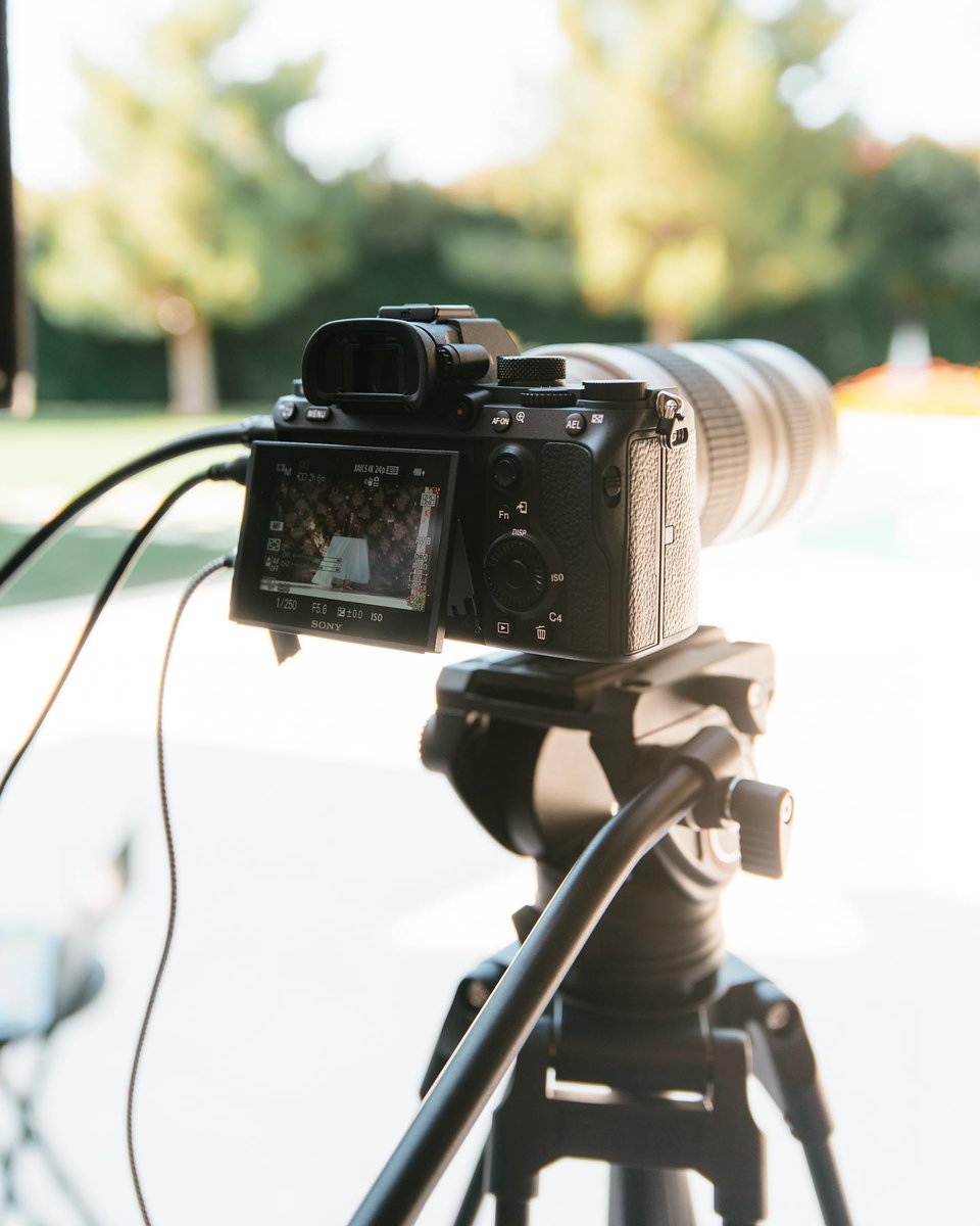 TheVoyagePro's tweet photo. That’s a wrap on 2021!!! This year has been absolutely amazing and we can’t wait to get started next year! 🤩🎉🎈
•
•
•
#yearinreview #videography #videographer #photography #film #editing https://t.co/vDaOXk1vay