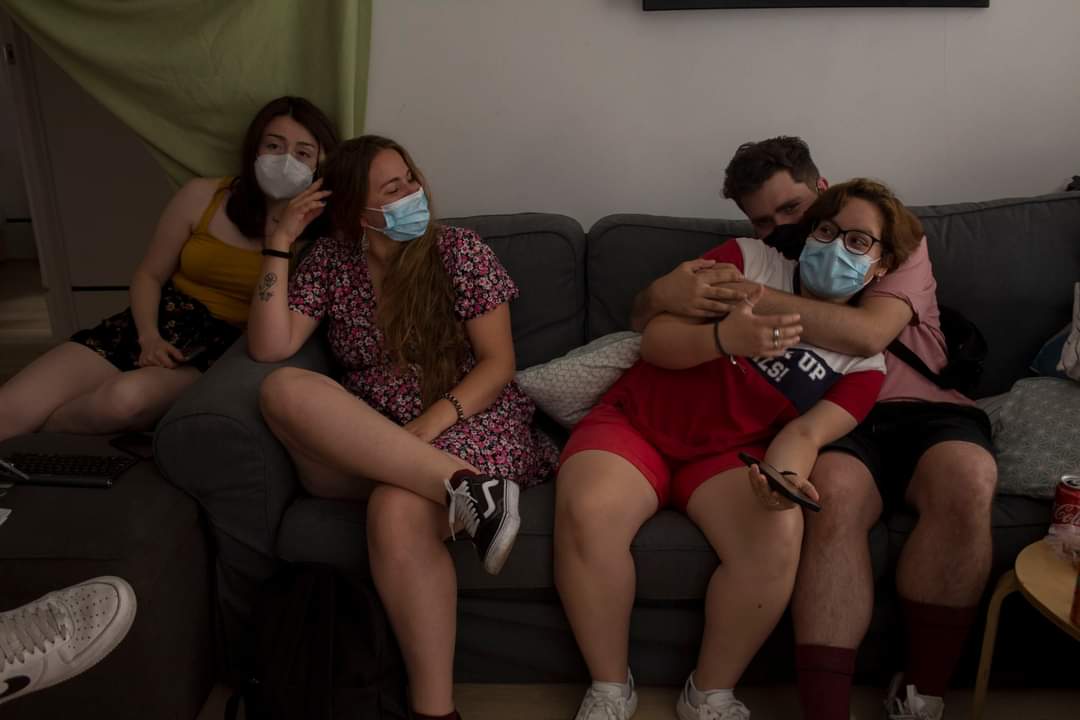 CRCVIDEOS's tweet photo. Para despedir este año 2021 y desearos un buena salida y entrada del año

Aquí os dejo algunas fotos mas del rodaje del Making off de la web-serie ALETHEIA

Si quieres ver la web-serie os dejo el link para que podáis verla
https://t.co/7NLFlBacfG

Feliz Navidad y felices fiestas! https://t.co/txgFjm6paq
