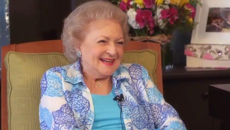 MorganDoesItAll's tweet photo. Thank you for being a friend… #BettyWhite https://t.co/1AVaonJ5gD