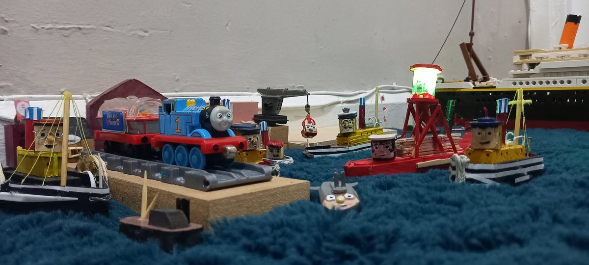 thetrainman13's tweet image. "For the sake of Auld lang syne"
Hello to all, I hope your doing well
Thanks to everyone who has supported me this year, your friendship and encouragement mean the world
As this year winds to a close, I'd like to wish everyone a safe, happy and healthy New year,
Cheers,
Shane