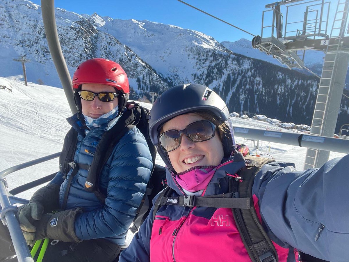 chaletsangliers's tweet photo. Happy New Year to everyone we know, we look forward to hopefully meeting lots of new guests in 2022 😊
*
*
*
#newyear #chalet #lesarcs #larosiere #skiing #snow https://t.co/kFJz41O5Kl