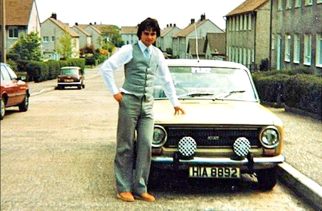 colineurosonic's tweet photo. @EamonnHolmes this is a blast from the past, what year was this? https://t.co/hGLHYdUnJO