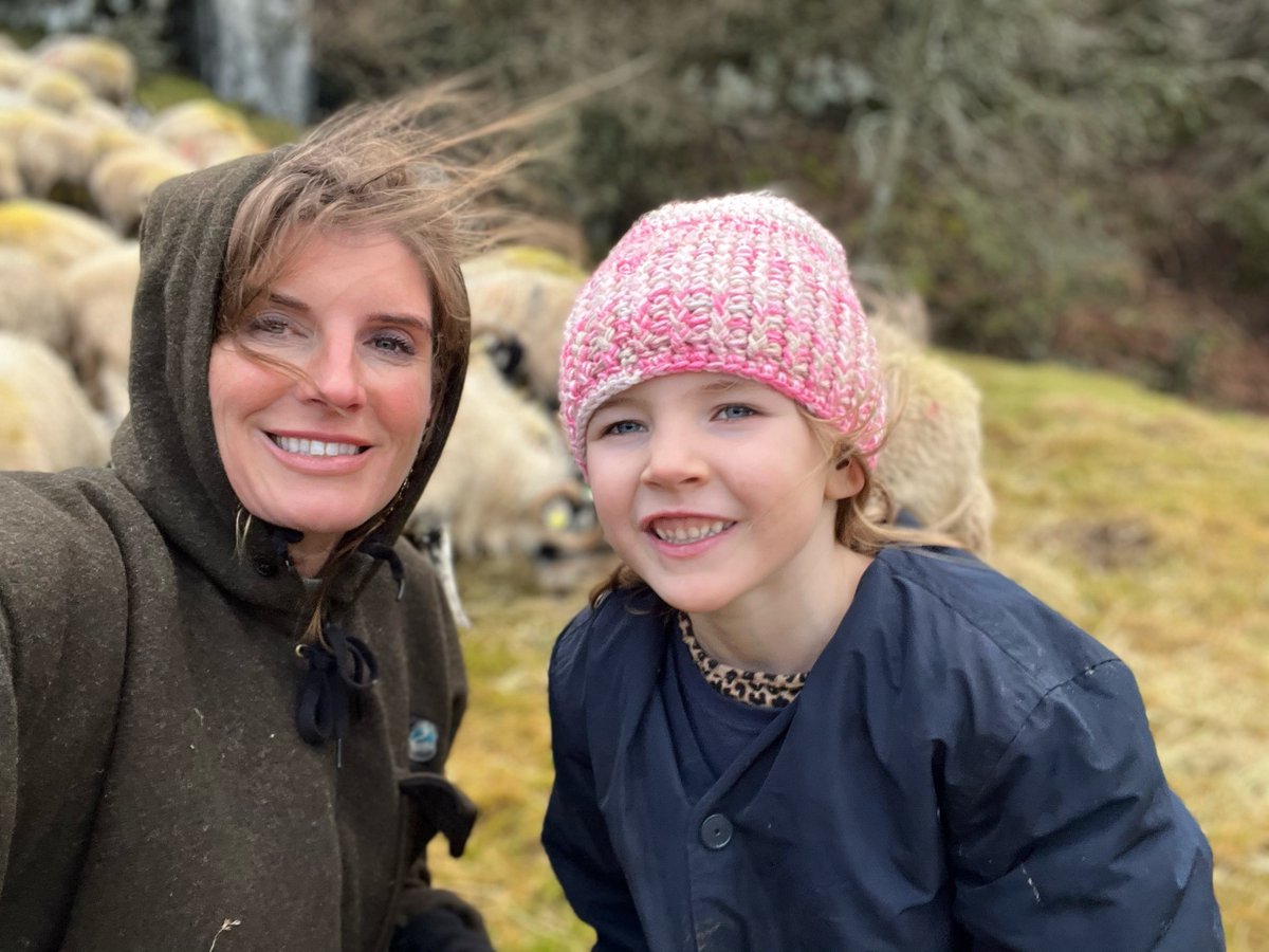 AmandaOwen8's tweet image. What a blustery end to the year.💨 

#swaledale #yorkshire #weather #shepherdess #NewYearsEve