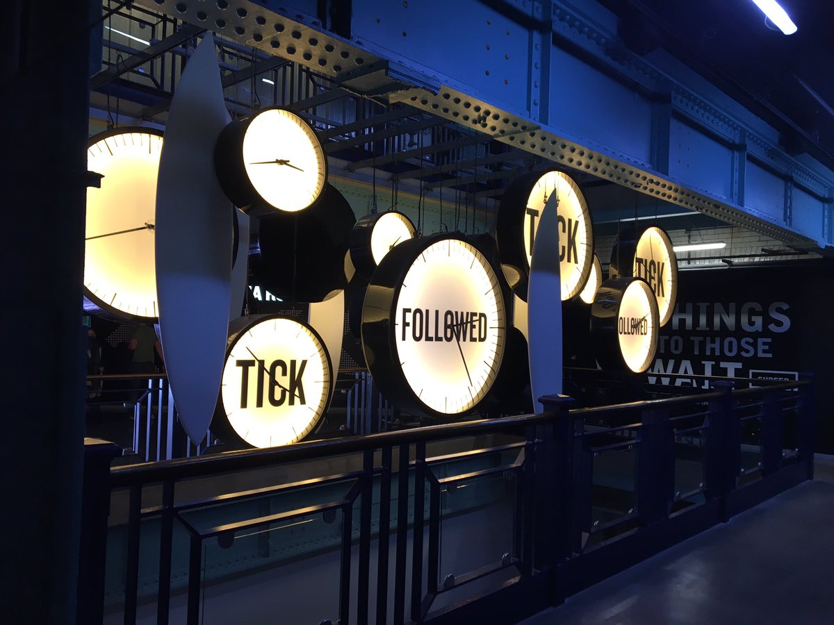 YouLean's tweet image. I am now suddenly a Guinness drinker out of nowhere. Had to re-visit the storehouse and appreciate the design/advertising anew.