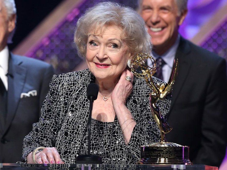 TheTorontoSun's tweet photo. Betty White, working actress into her 90s, dies just shy of her 100th birthday https://t.co/EuQviXmhYU https://t.co/0v0OquHzZk