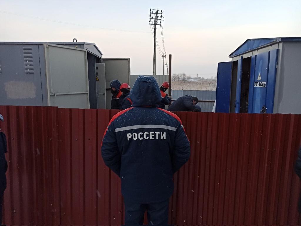 В связи с аварийным отключением были обесточены дома в ЖК «Солнечный»  по адресам ул. Воскресенская  1,3,4; Воздвиженская 14, 16, 18, 20, 24;  Школьная, 9. Электросетевые компании региона, в т.ч. филиал "Россети Волга"- "Самарские РС", завершают восстановительные работы.