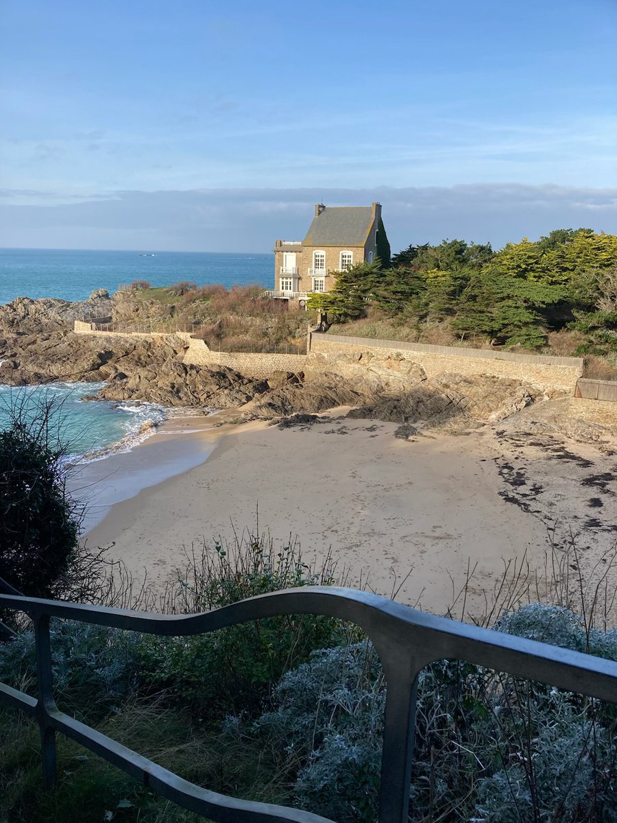 GallCorty's tweet photo. Qu’il est bon de finir l’année cet AM par ce joli coin de Bretagne, pas de meilleur endroit pour se ressourcer pour une année 2022 espérons meilleure!!! Très heureuse année 2022 à tous! https://t.co/jfTZ1YfxPR