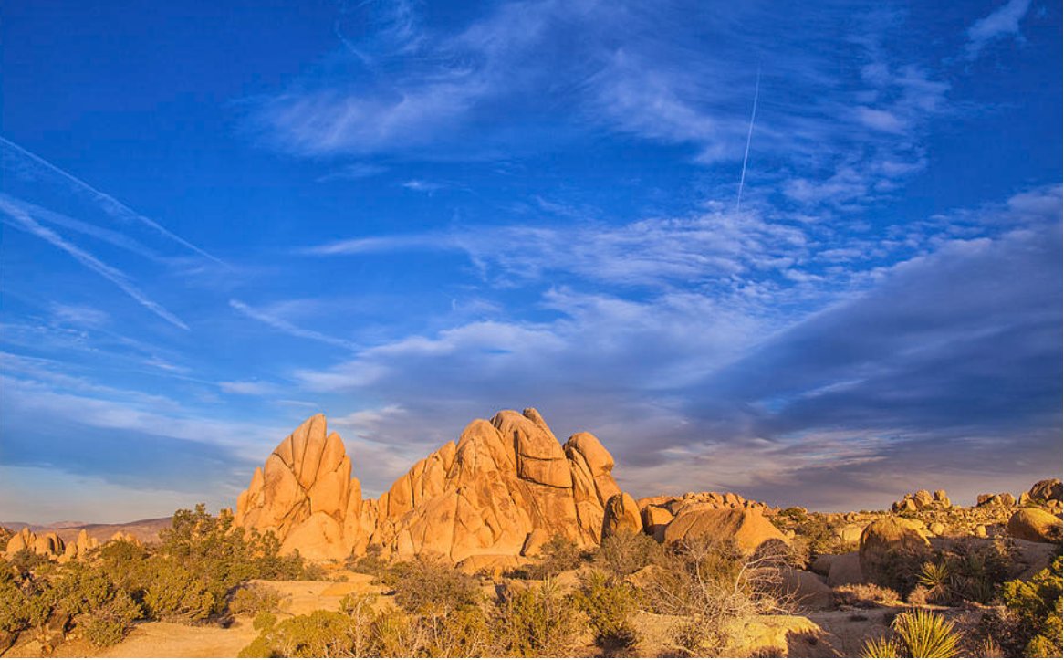 KunalMehraPhoto's tweet photo. Look what happens with
a love like that,
it lights the whole sky - #Hafiz
A December sunset along the #SkullRockTrail near #JumboRocksCampground in #JoshuaTreeNationalPark #JoshuaTreeSunset #MojaveDesert #HafizQuotes
https://t.co/8X9Ft32RA3 https://t.co/1BInpCeVNs