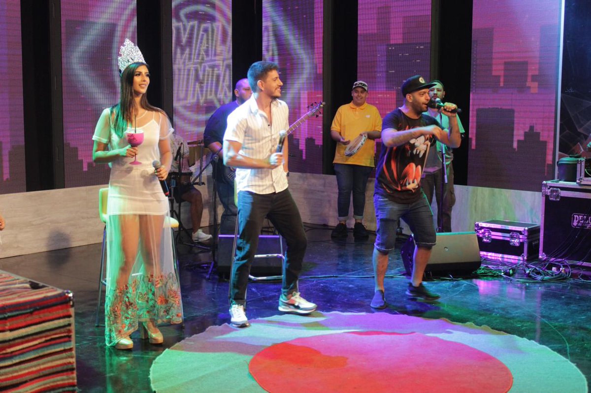 trecepy's tweet photo. 🤩Tu programa favorito de todos los sábados @malajuntapy te acompaña para despedir el 2021 ✨❤️
👉Con invitados de lujo #Luizinho, #AraceliDominguez y #DaniSelva 😍
🙌Sumate a las pantallas del #Trece 📺
#SiempreConectados https://t.co/eUDWqghmVE