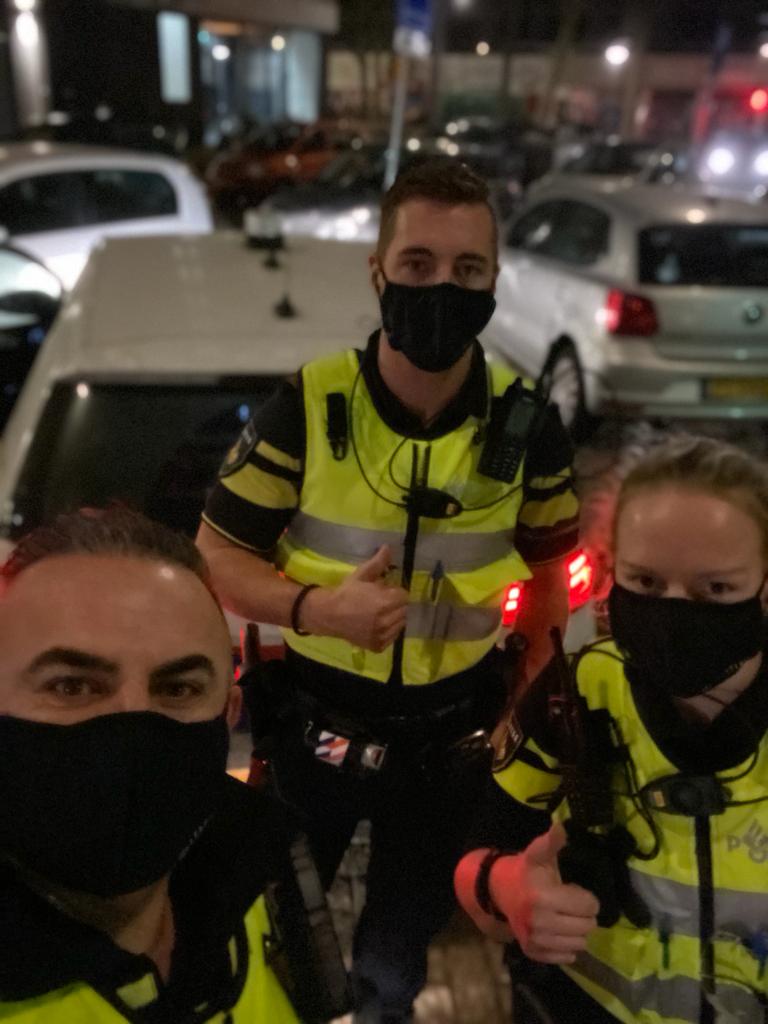 Vannacht ga ik met Hilde en Jonathan de orde bewaken in Zuid! Hoop op een rustige dienst. Wens alvast een ieder een veilig en  voorspoedig 2022.