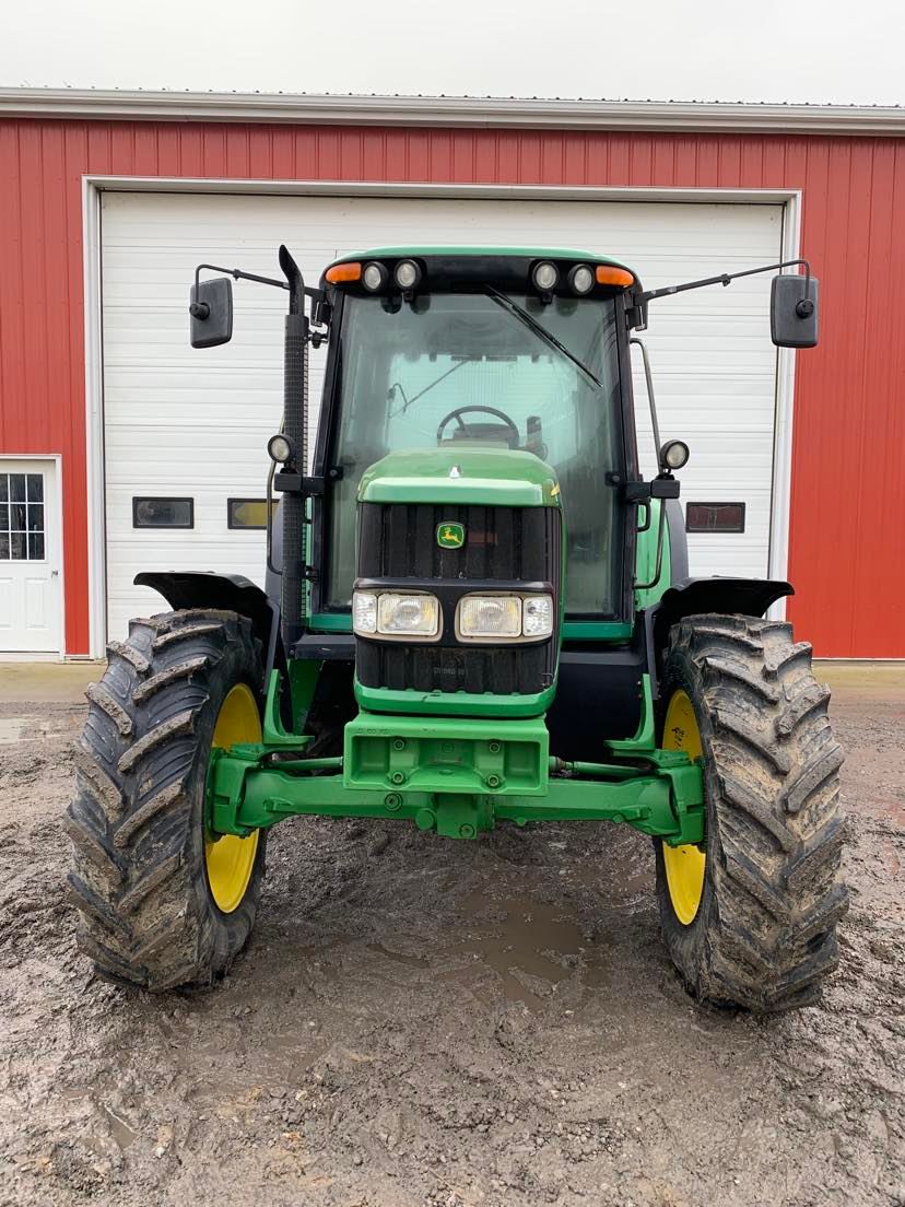 🚜➡️anyone interested in a JD 6420 4WD IVT, 3 remotes, top link, almost new tires ➡️ 4557 hrs $63,500  RT's appreciated!