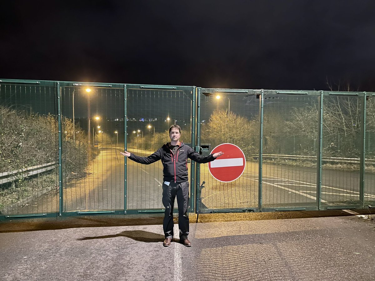 dr_mjfox's tweet photo. ALERT: The @CV_UHB Park and Ride shut early at 16:00 today. The cars are now locked in for the next few days. I did not see any alerts about this so it will likely have affected other staff too. @drstuartwalker @SMcL_UHW_MD @JenneyMeriel @drdlh77 https://t.co/MMt8NPQaxB