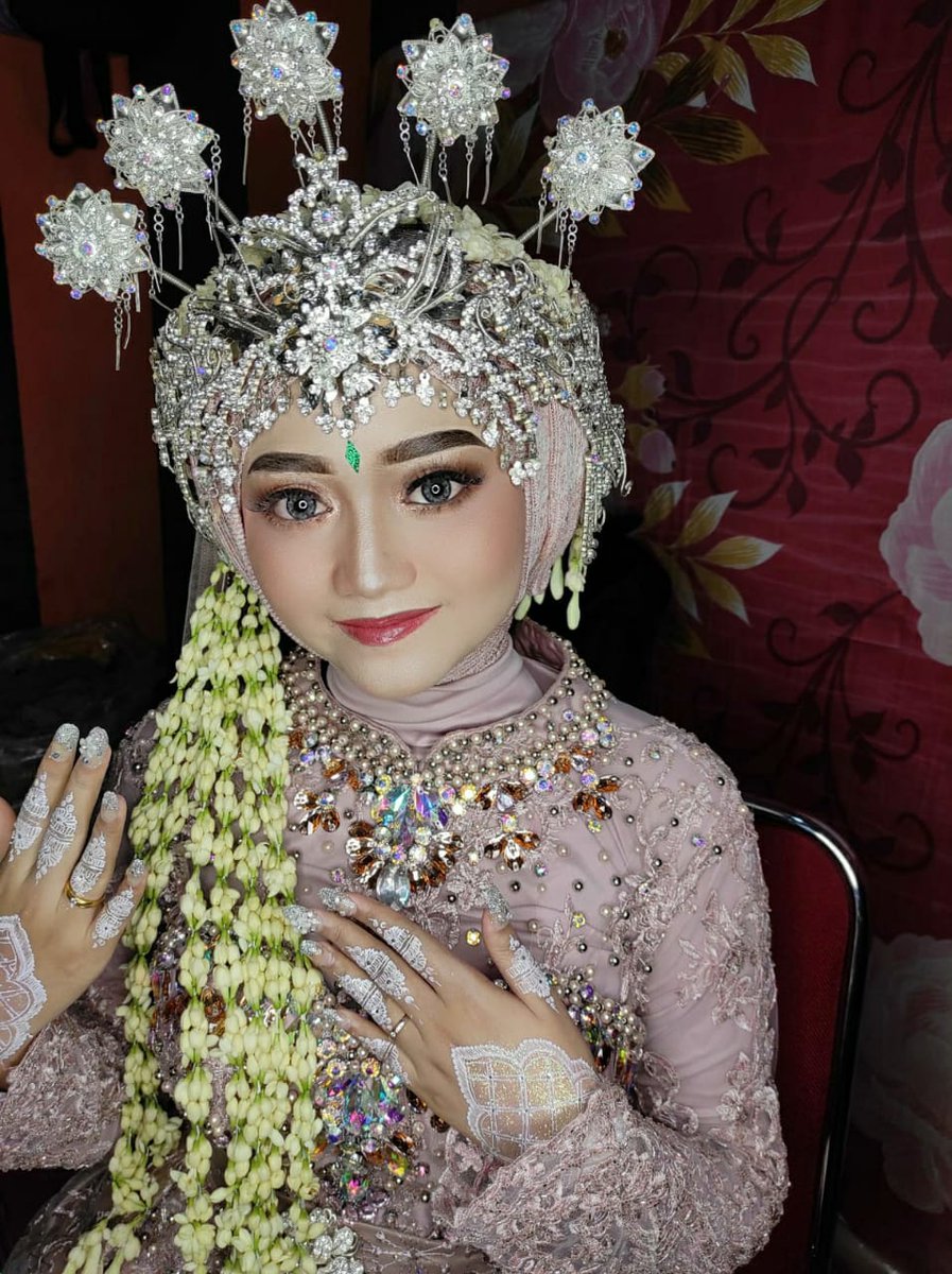 MakeupAiko's tweet photo. AIKO MAKEUP &amp; W.O 
 👉Menerima jasa makeup rias pengantin, makeup akad, makeup wedding, makeup prewed, makeup wisuda, maternity dll.
Untuk informasi

📞📲 HP/WA : https://t.co/nLyddwdw8h / ( 089516268990 )

#aikomakeup #makeupbogor #makeupwedding #riaspengantin #Bogor #muabogor https://t.co/0yJ2xZ4lMp