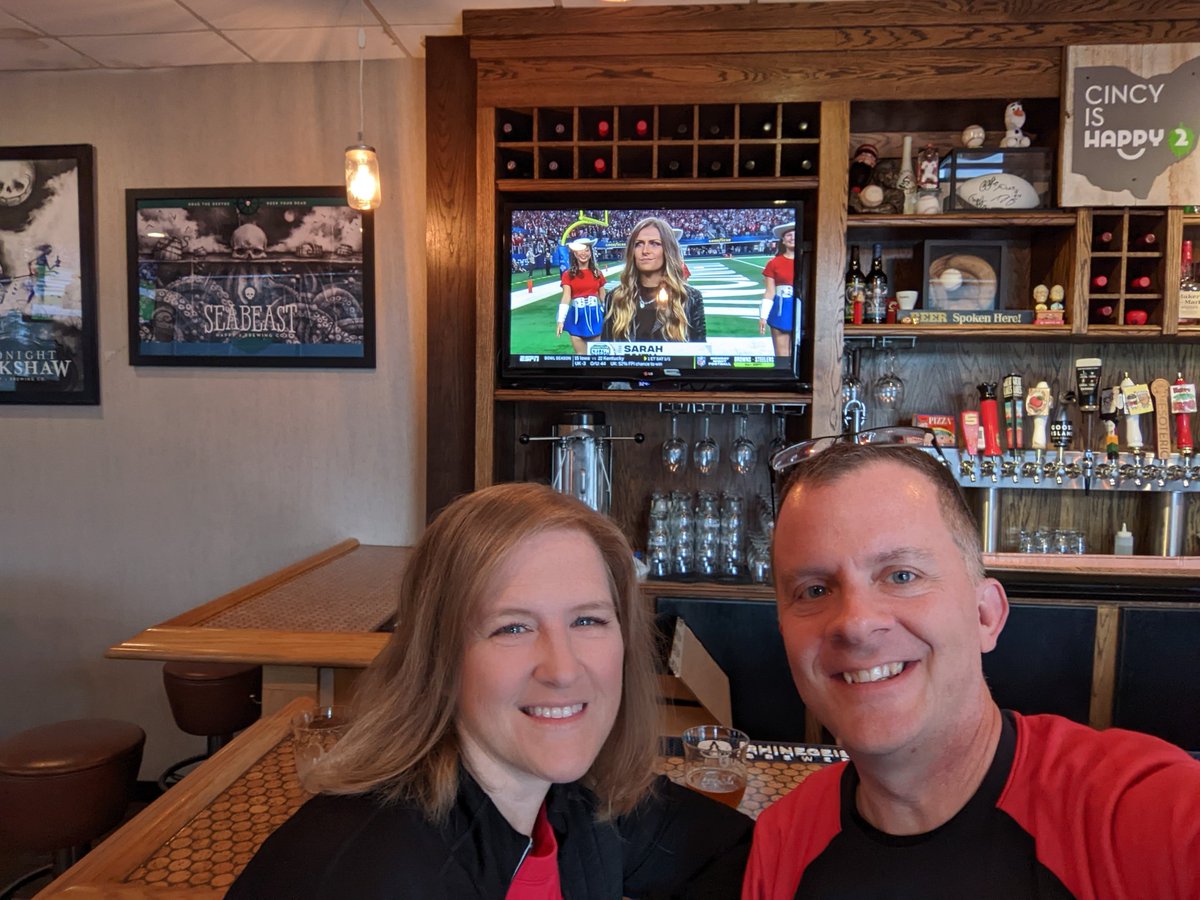 It's just about go time!! LFG!! Watching from <a href="/Mios5134743777/">Mios Pizza Anderson</a> #Bearcats