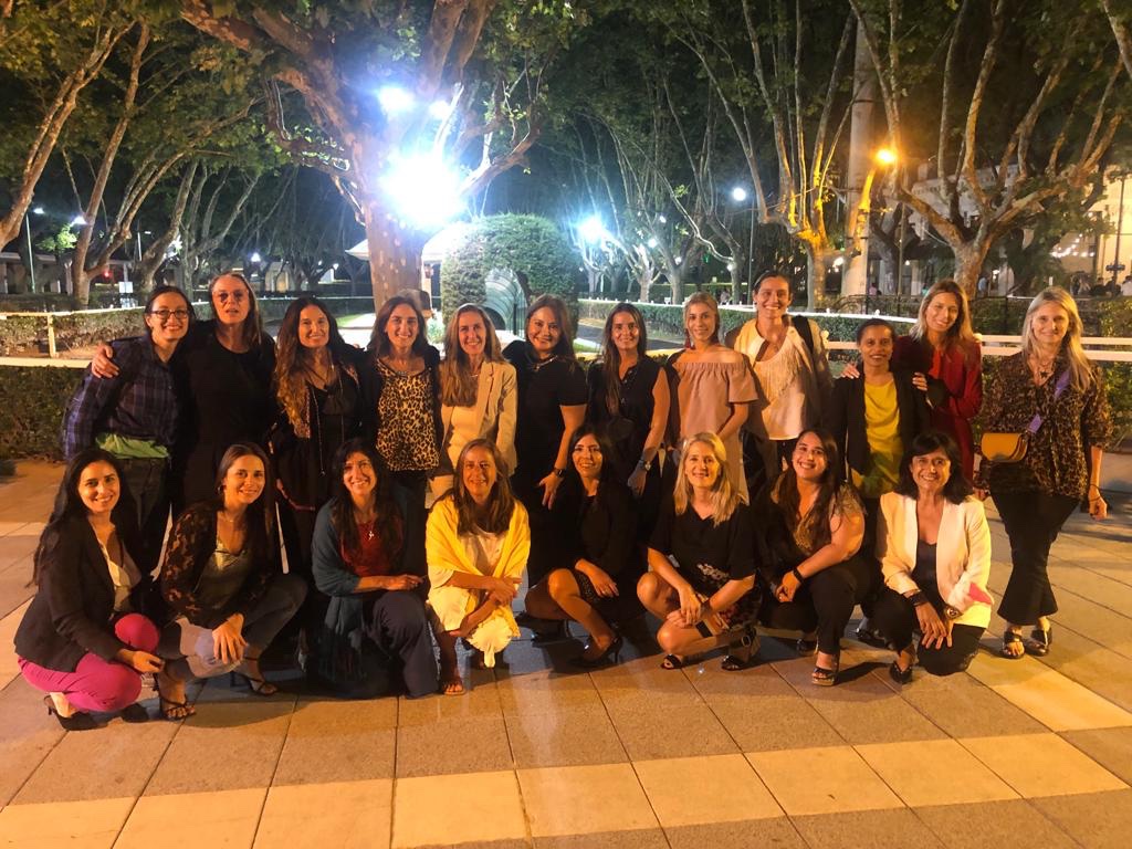WomenCompliance's tweet photo. Desde @womencompliance les deseamos un ¡Muy Feliz 2022! Que este nuevo año que comienza nos encuentre trabajando con más #Ética #Integridad #Transparencia en los negocios! Brindamos por un mundo con mas compliance  🍾 🥂 https://t.co/rmPCXlmG5J
