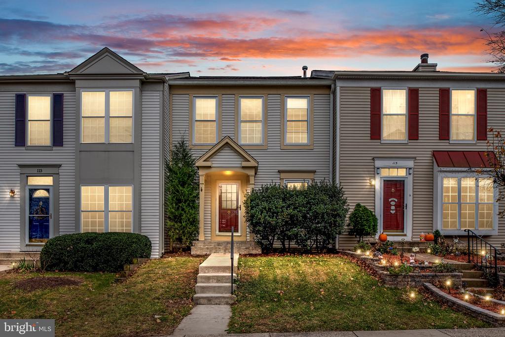 jqueeney's tweet photo. See a virtual tour of my listing on 114 Carnaby Way NE #Leesburg #VA  #realestate https://t.co/lwK0jE4xyk  [For sale] https://t.co/25cG9cZBeG