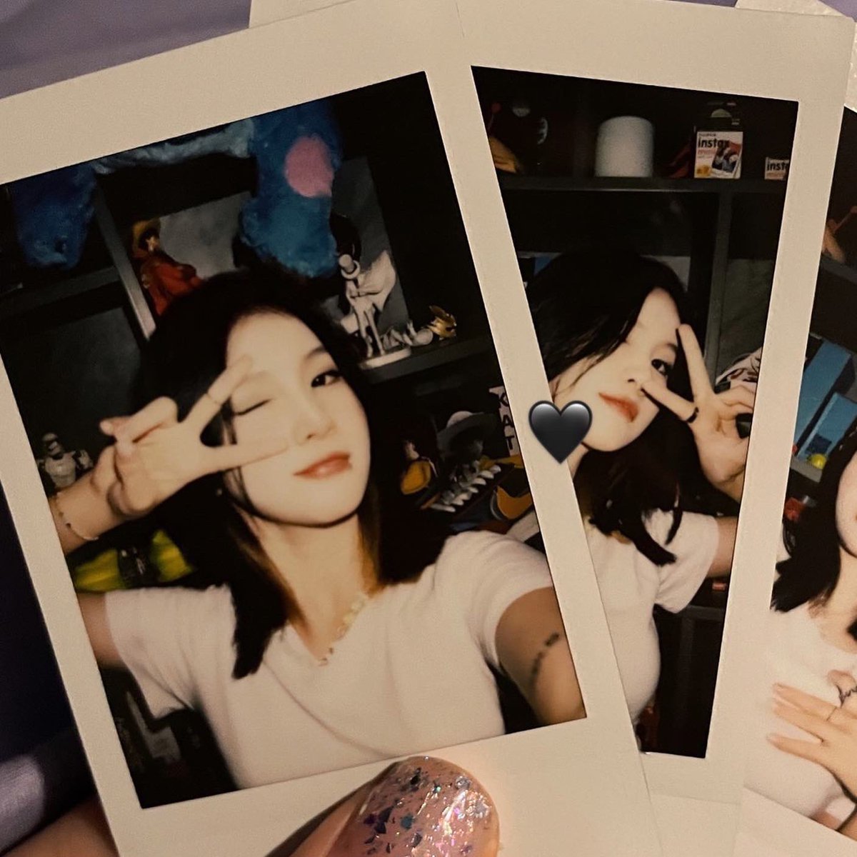 corina_ke's tweet photo. Happy New Years #NewYear #army https://t.co/YBf3EM9RCv