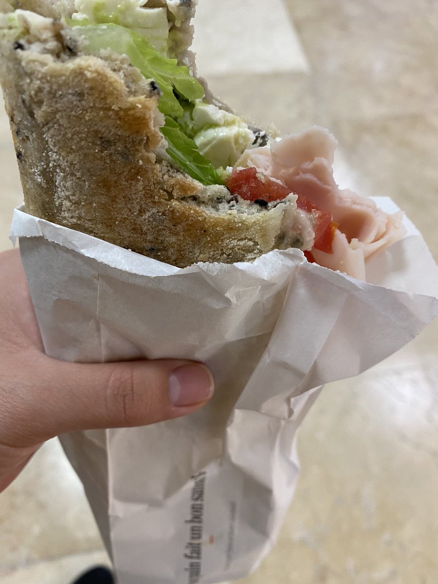 Laurasave28's tweet photo. #elsandwichde$200 https://t.co/CVkY37UPlo