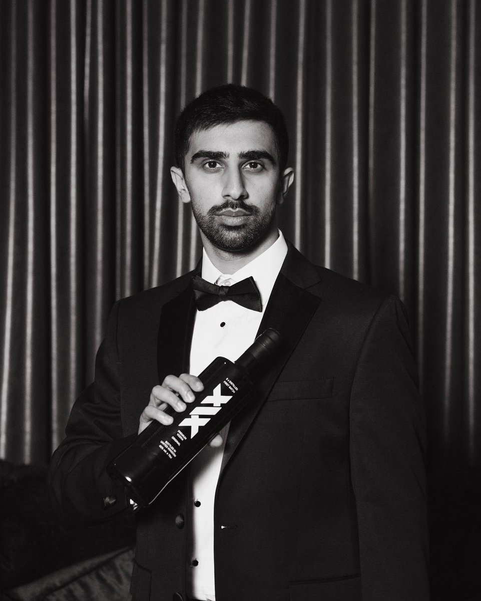 Sidemen's tweet photo. What a year! Thank you all for your ongoing love and support 🙏 Bring on 2022… https://t.co/306RyoKK8j