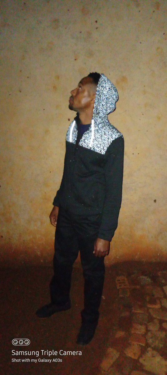 TLHAKOTJS's tweet image. Wishing you and your family a new year full of peace and happiness! May Allah bless you throughout the new year!